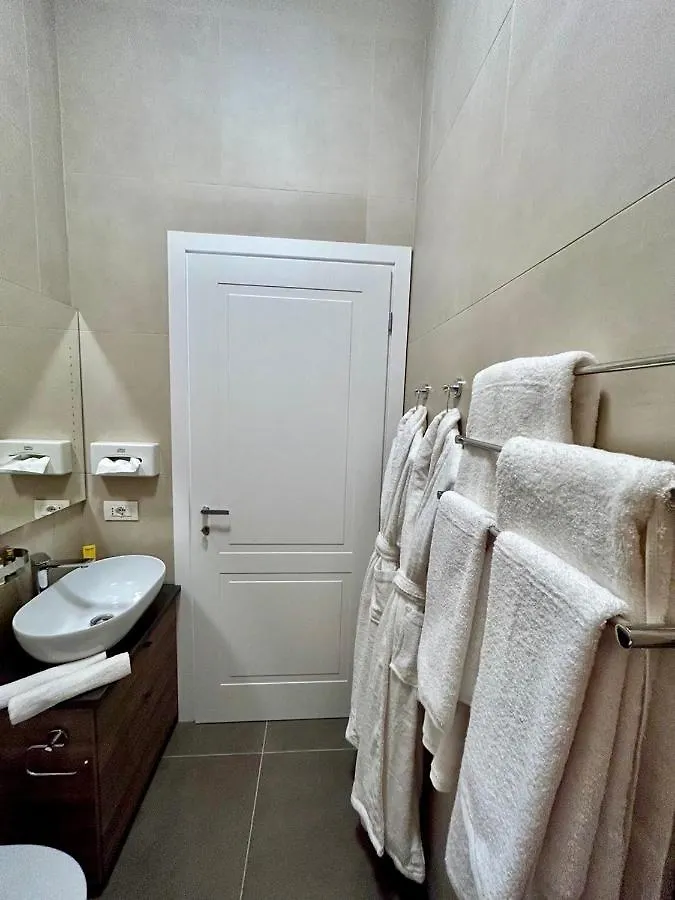 Apartment King'S Suite - Quiet And Refined In The Heart Of Milan Italy